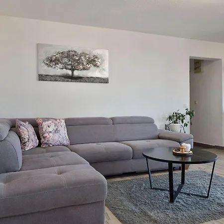 Jole 1 Apartment *