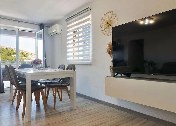 Jole 1 Daire Trogir